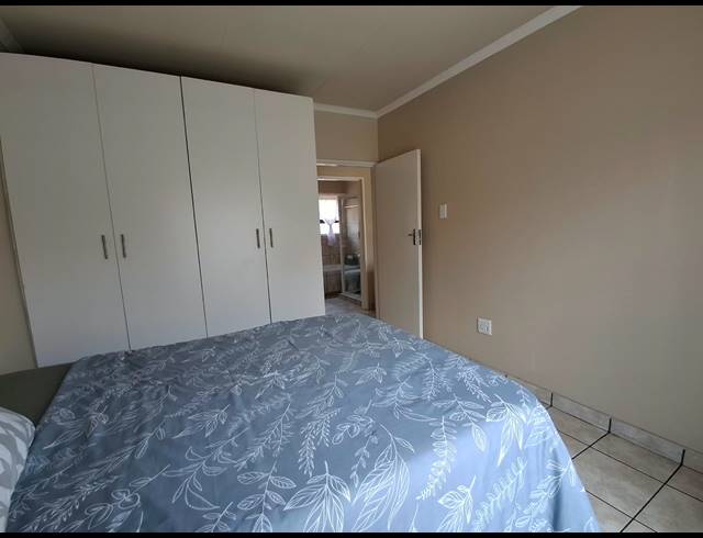 2 BEDROOM TOWNHOUSE FOR SALE IN VAALPARK